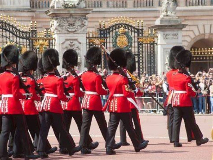 Are buckingham palace guards called?