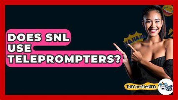 Does snl use teleprompters?